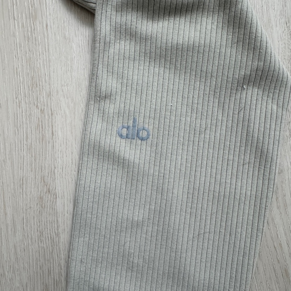 ALO Yoga Ribbed Blissful 7/8 Leggings in California Sand - Picture 5 of 6